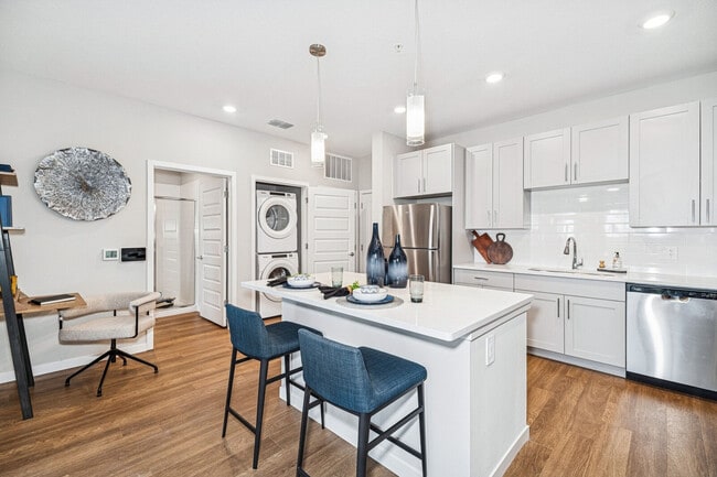 Building Photo - Ascend Nona West
