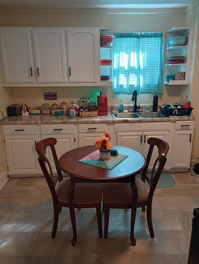 Building Photo - 1214 Garfield Ave