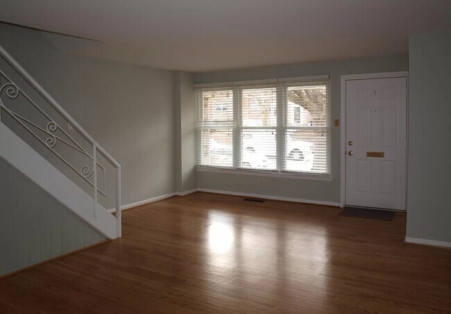 Foto del edificio - 5413 Houghton Pl