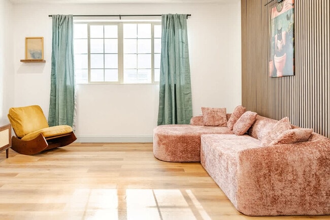 Building Photo - 1384 Ridge Ave