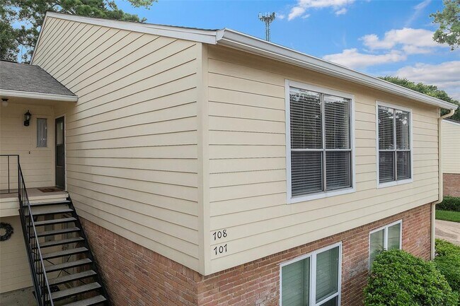 Building Photo - 14515 Wunderlich Dr
