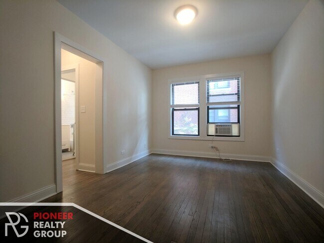 Foto del edificio - 2645 N Spaulding Ave