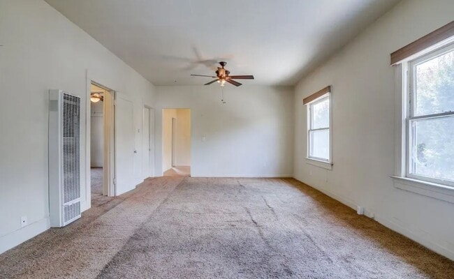 Foto del edificio - 6826 Hollenbeck St