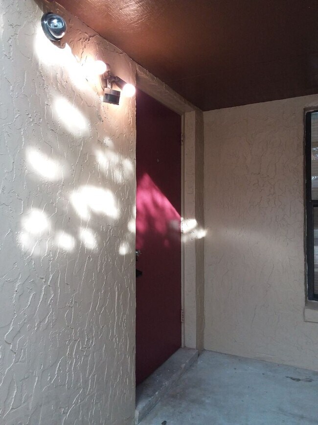 Foto del edificio - 2 Bedroom, 2 full Bath Townhouse with Scre...