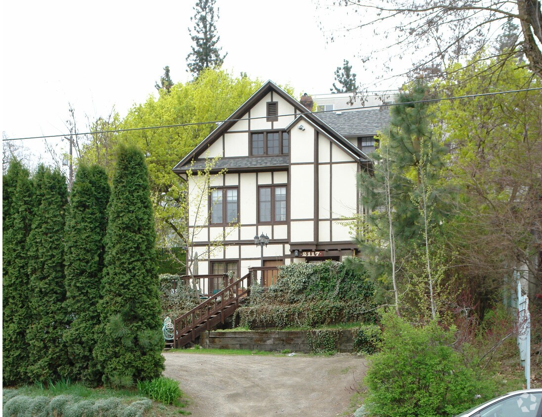 Primary Photo - 2117 W Riverside Ave