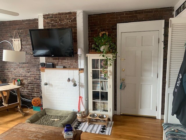 Foto del edificio - 13 Thacher St