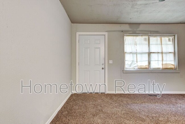 Photo - 1135 N Billen Ave House