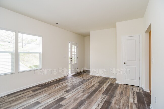 Building Photo - 411 S Pinchback Ave