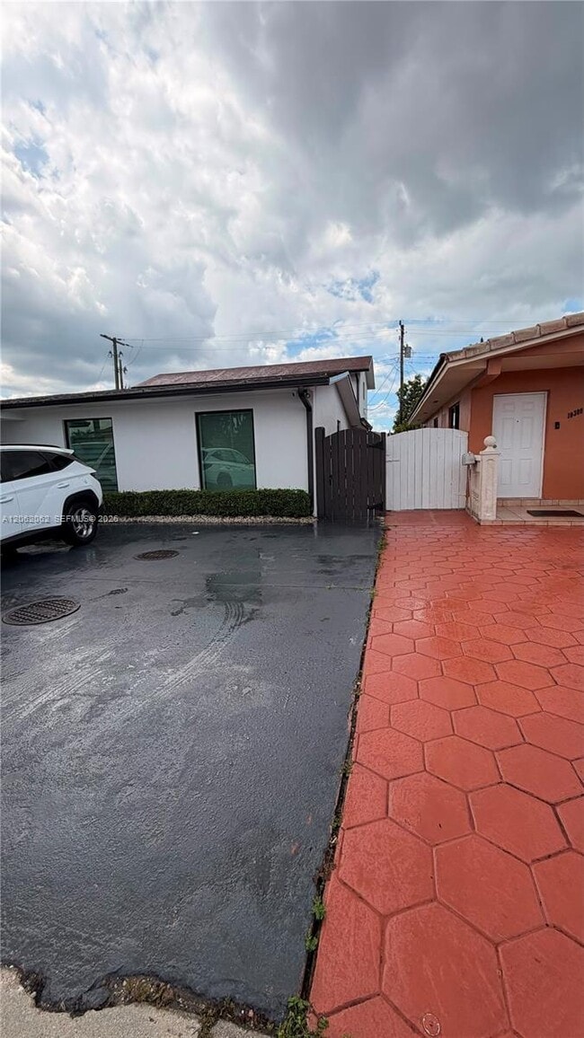 Building Photo - 10370 SW 24th St