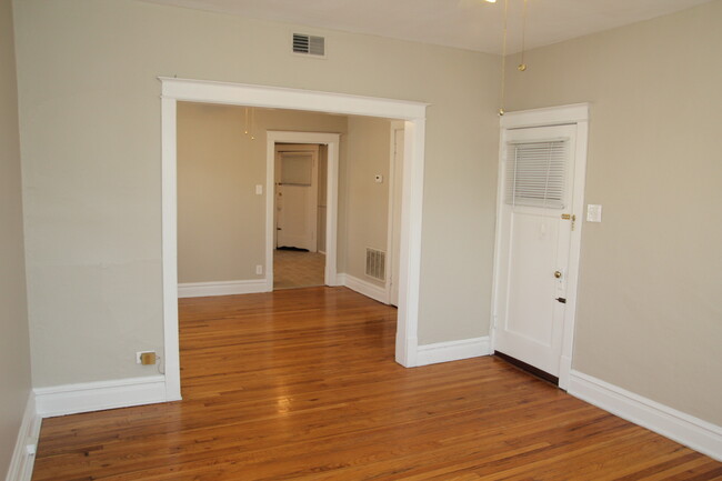 Building Photo - 6512 Clayton Ave