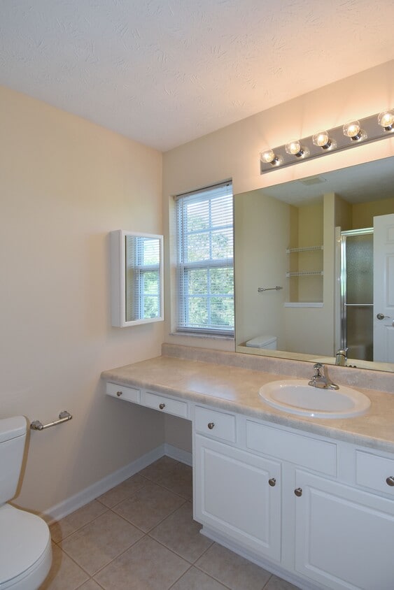 Master bath with walk in shower - 136 Laurel Crest Dr