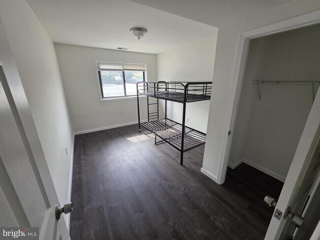 Foto del edificio - 203 E Cedarville Rd