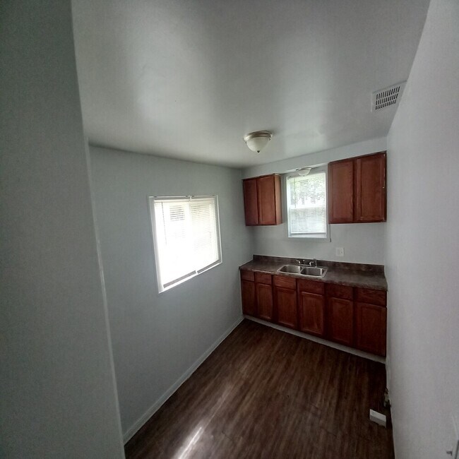 Foto del edificio - 9221 Burt Rd