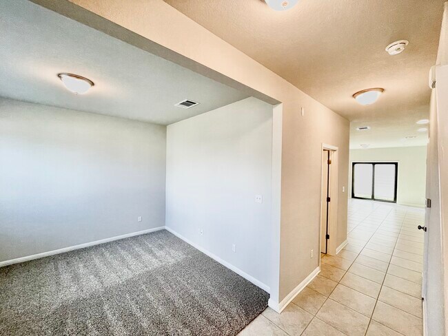Building Photo - 2040 Arendale Dr