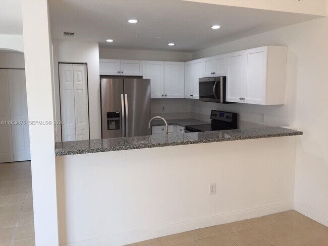 Building Photo - 10902 NW 83rd St