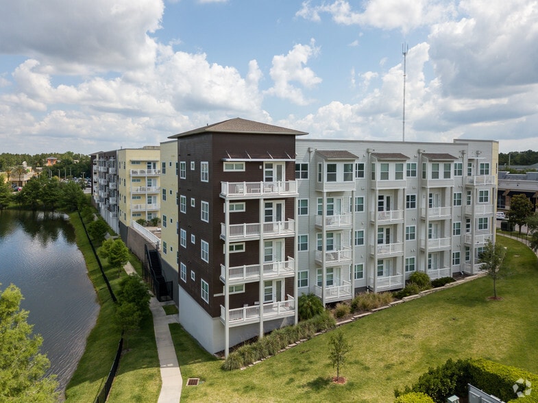 Lake Lofts at Deerwood