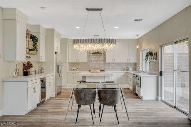 Building Photo - 2033 Shining Feather Ln