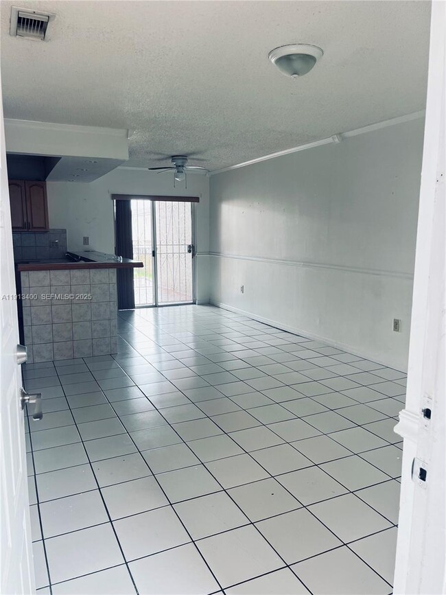 Building Photo - 2925 W 80th St