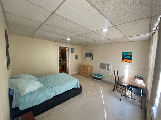 Building Photo - 38 W Main St