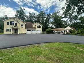 Building Photo - 1055 Bruynswick Rd