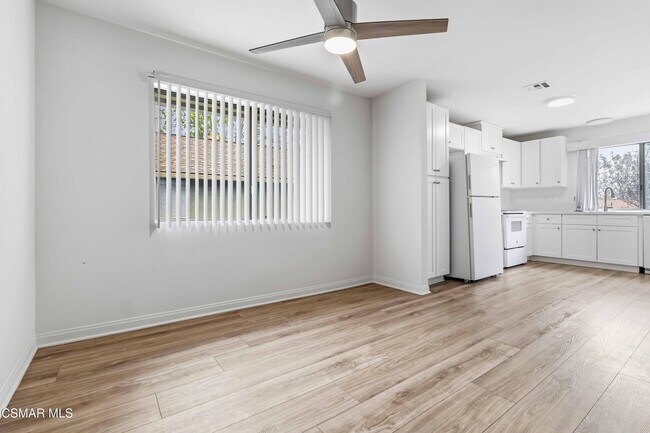 Building Photo - 2678 La Paloma Cir