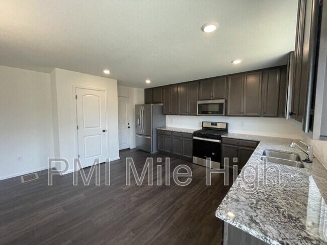Foto del edificio - 21138 E 61st Dr