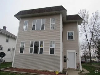 Building Photo - 1154 E Maple St