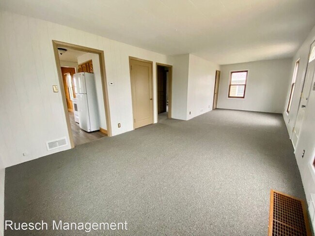 Building Photo - 3 br, 1 bath House - 828 Depere St