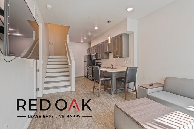 Foto del edificio - ~2 Months FREE~ Breathtaking Three Bedroom...