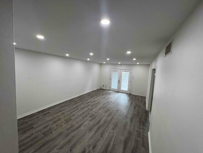 Foto del edificio - 865 Wilshire Blvd