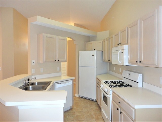 Foto del edificio - 1410 Scotch Pine Dr