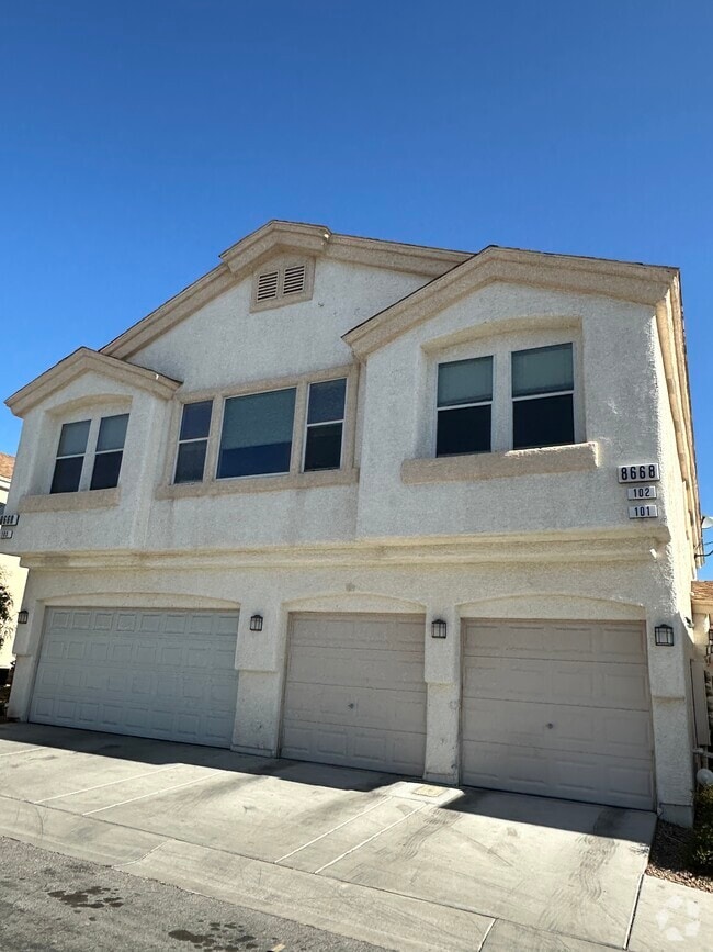 Building Photo - 8668 Tomnitz Ave