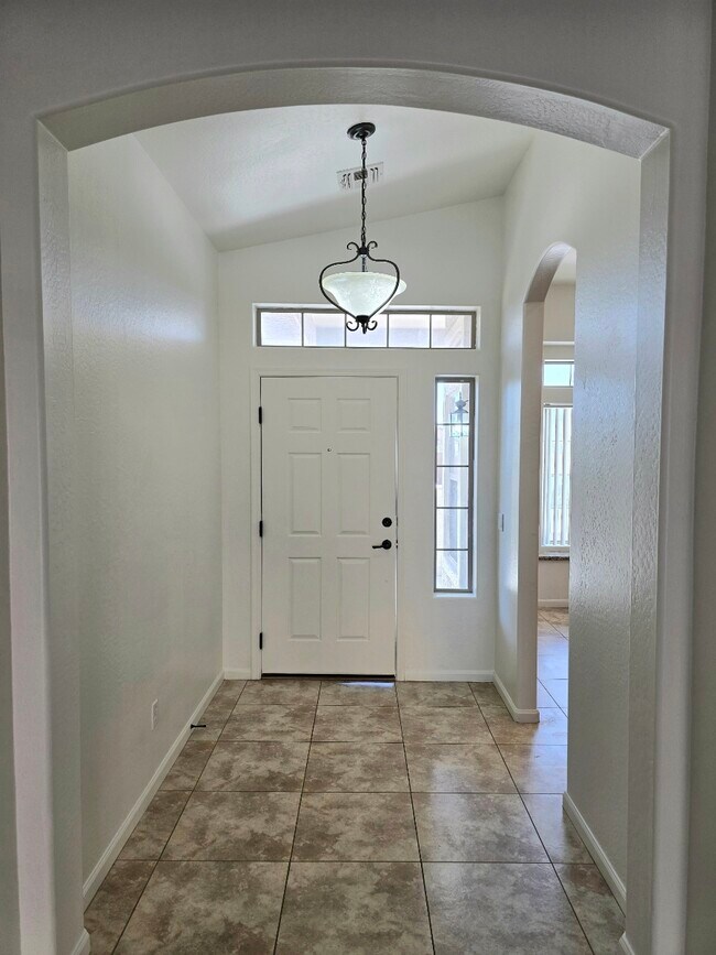 Foyer - 41348 W Colby Dr