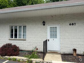 Building Photo - 687 Jersey Ave