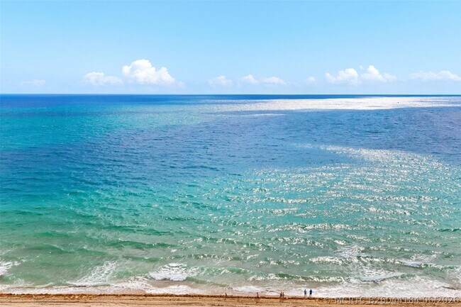 Foto del edificio - 2110 N Ocean Blvd