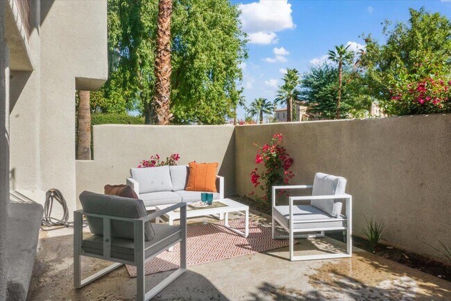 Building Photo - 353 N Hermosa Dr