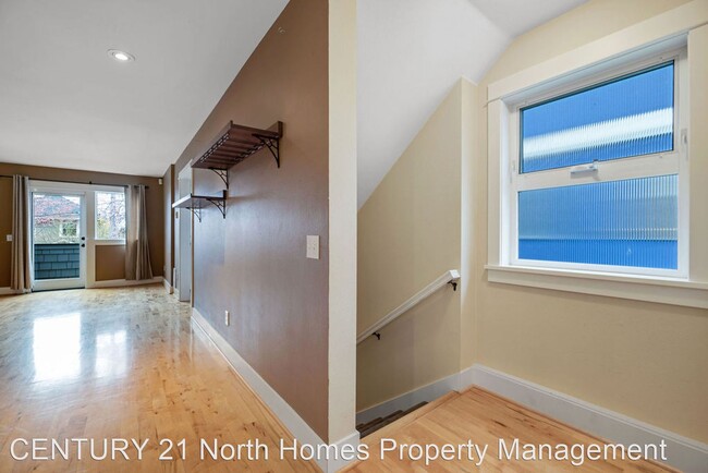 Building Photo - 2 br, 1.5 bath House - 1106 Yakima Ave S