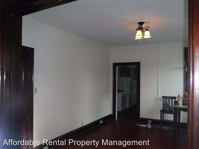 Building Photo - 3 br, 1 bath House - 527 West Franklin Street
