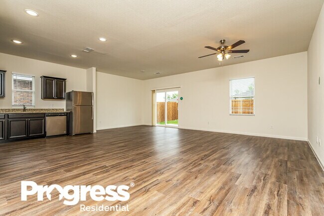 Building Photo - 510 Crestridge Dr