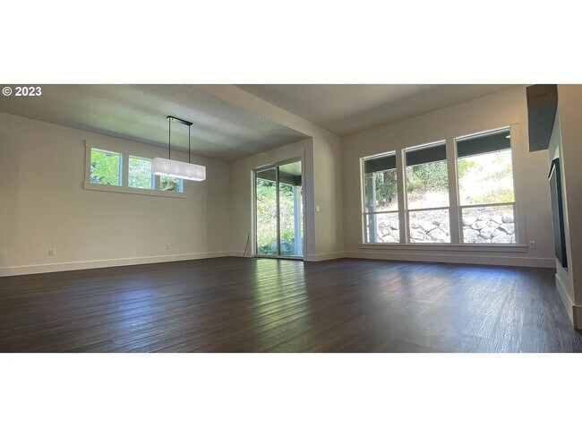 Foto del edificio - 519 E 2nd St