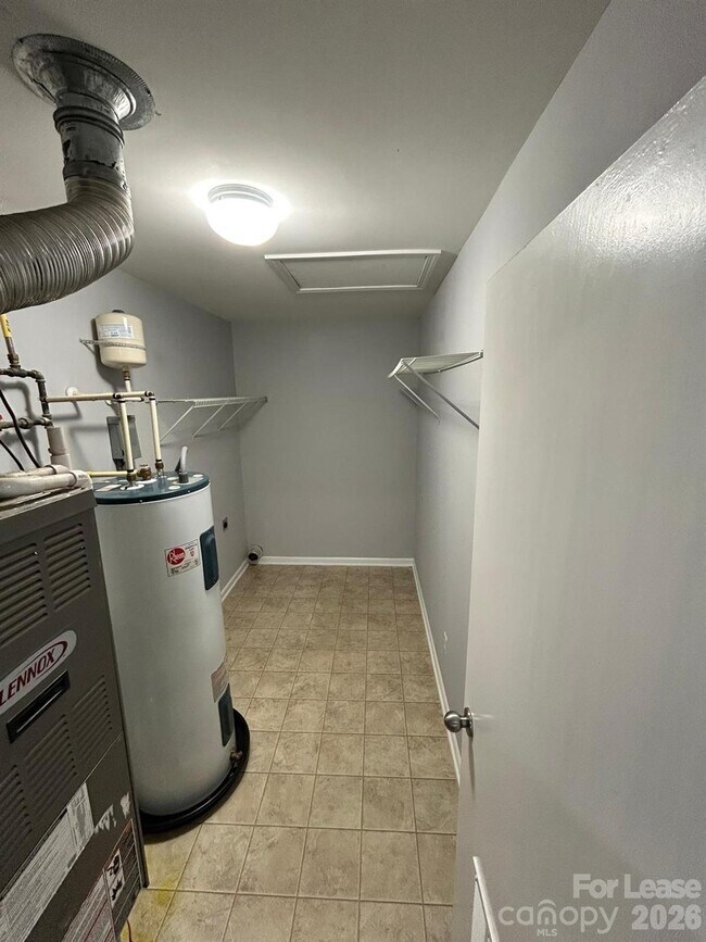 Foto del edificio - 6034 Blue Ash Ln