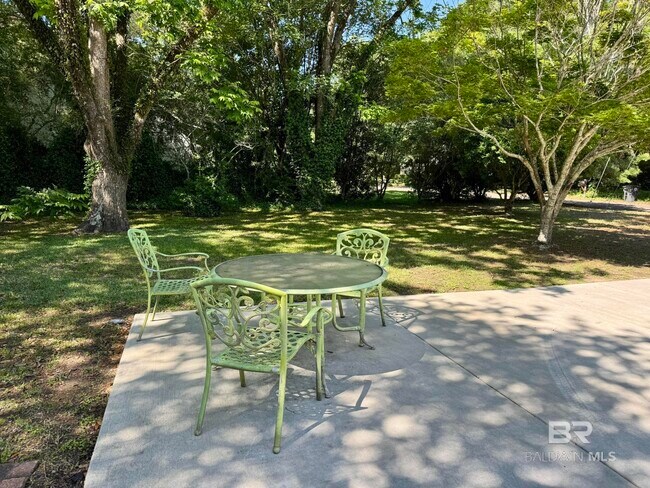 Foto del edificio - 382 Pecan Ave