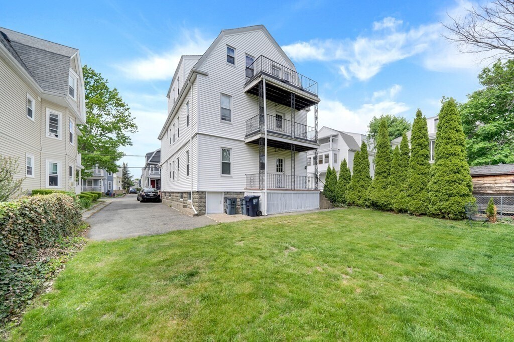 10 Varnum St Unit 2, Arlington, MA 02474 Apartments in Arlington, MA