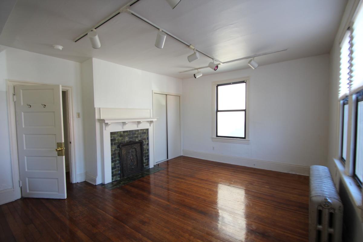 Primary Photo - 7728 Abbott St