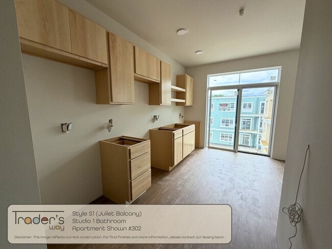 Interior Photo - Trader's Way