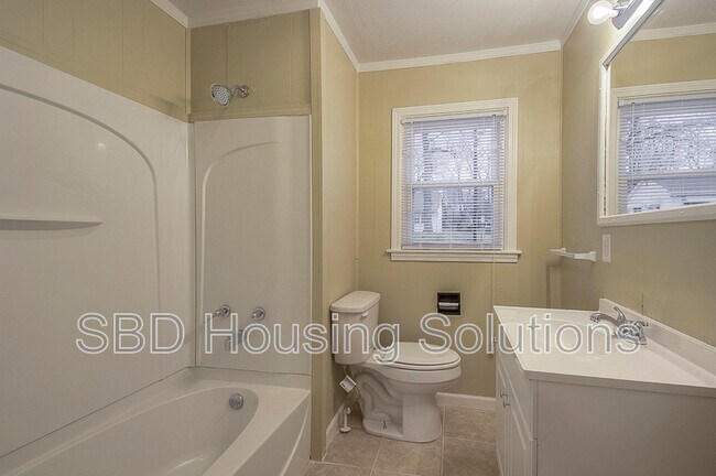 Building Photo - 1608 S Ralston Ave
