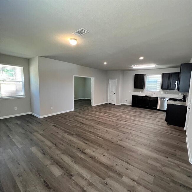 Foto del edificio - 25396 Grotto Falls Ln