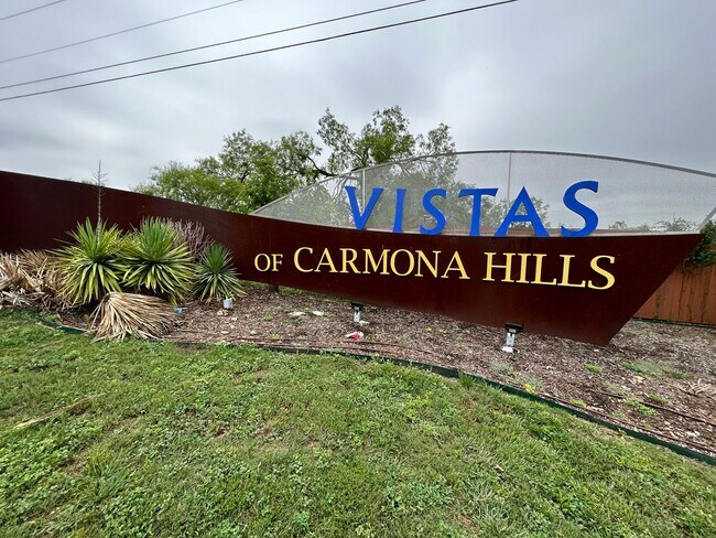 Foto del edificio - **Application Received** AVAILABLE NOW! 3 ...