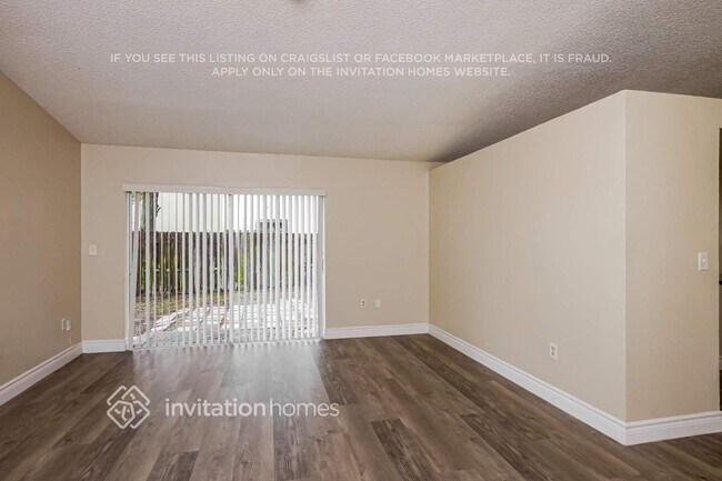 Foto del edificio - 6572 NW 197th Ln