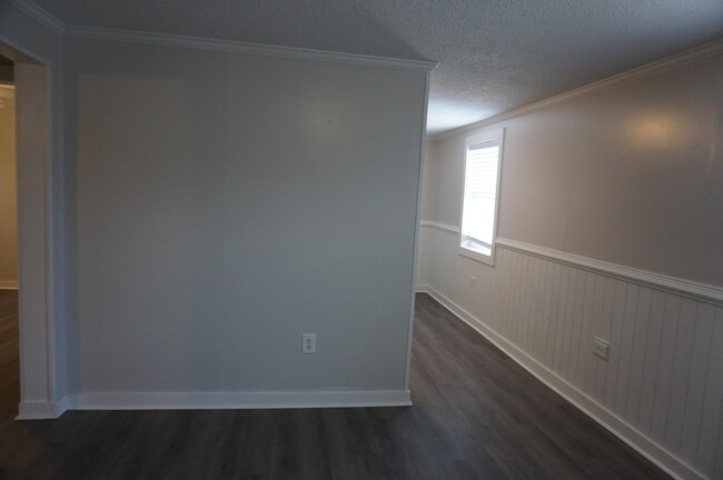 Building Photo - 148a S John Sims Pkwy
